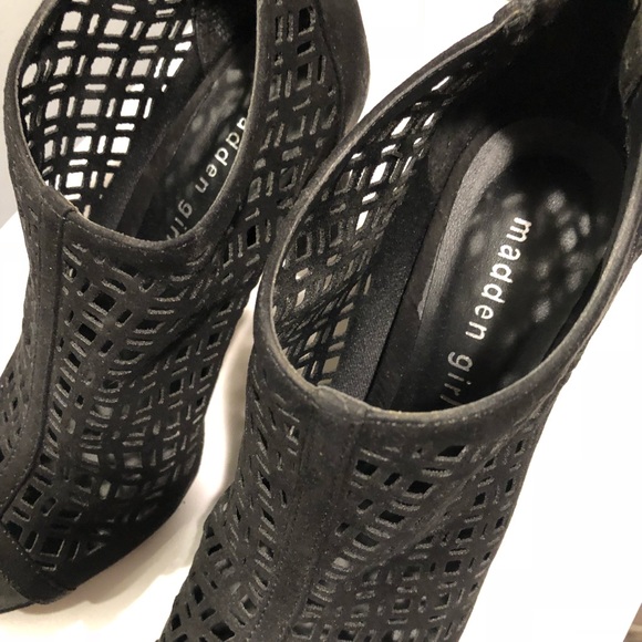 Madden Girl black suede cutout booties - Picture 2 of 8
